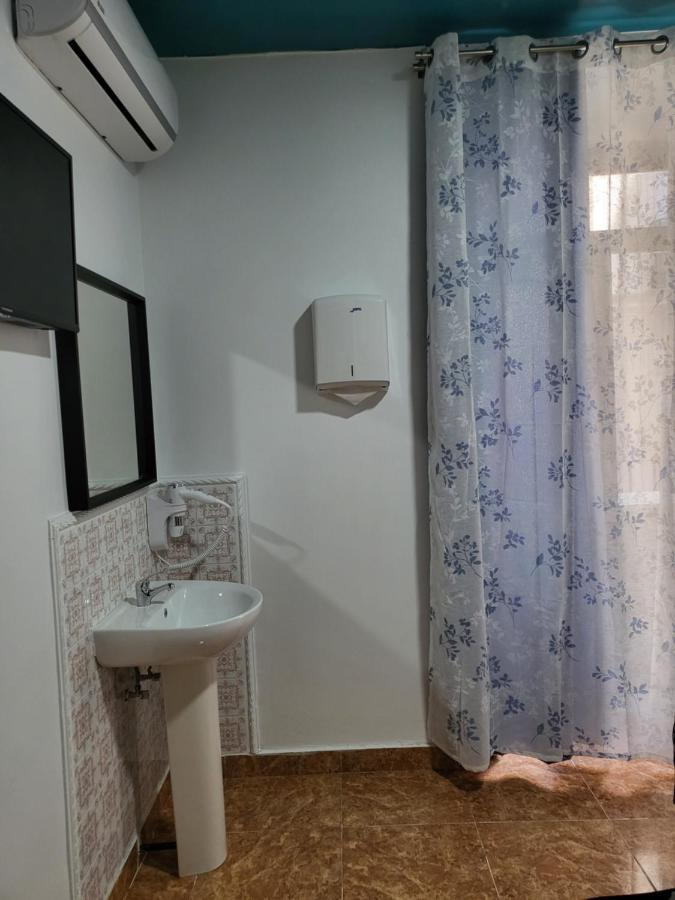 M-A Catrachos Rooms Madrid Esterno foto
